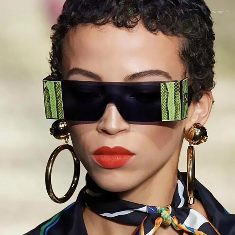 2020 New Fashion One Piece Snake Print Sunglasses For Women Square Sun Glasses Men Vintage Black Green Shades1
2020 New Fashion One Piece Snake Print Sunglasses For Women Square Sun Glasses Men Vintage Black Green Shades1