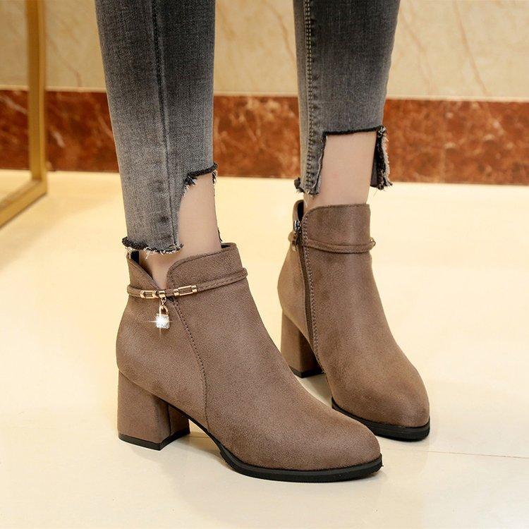 Women's Mid-heel Fashion Boots 2020 Autumn And Winter Thick Heel European American Short Women, Black 
Women's Mid-heel Fashion Boots 2020 Autumn And Winter Thick Heel European American Short Women, Black