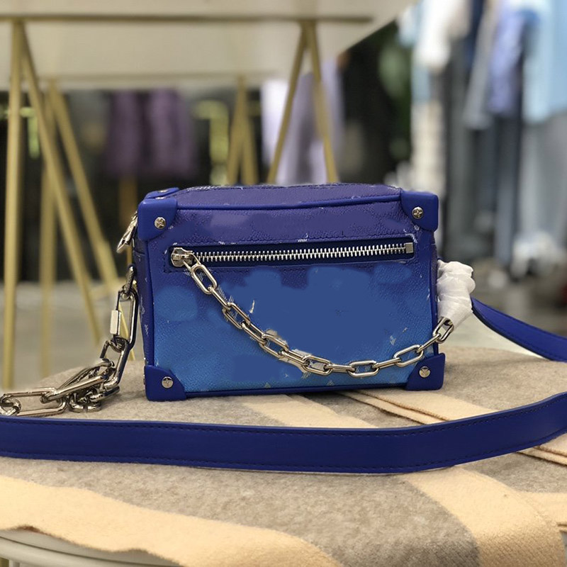 12 styles of new fashion men's leather bags men's messenger bags luxury designer messenger designer handbags 44480 68906, +8618688732681
12 styles of new fashion men's leather bags men's messenger bags luxury designer messenger designer handbags 44480 68906, +8618688732681