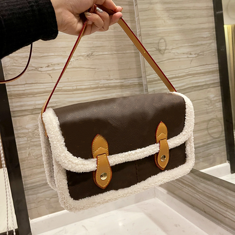 Chain Bags wool Classic printing designer bags Flap,Vintage ,High Quality Handbags Wallet
Chain Bags wool Classic printing designer bags Flap,Vintage ,High Quality Handbags Wallet