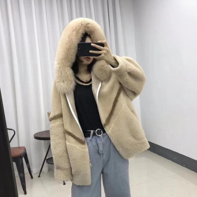 ZiZhen Short Jacket Sheep Fur Overcoat With Fur Trim Hood Suede Inside Winter Woman Zipper Pockets WZ19901, Khaki
ZiZhen Short Jacket Sheep Fur Overcoat With Fur Trim Hood Suede Inside Winter Woman Zipper Pockets WZ19901, Khaki