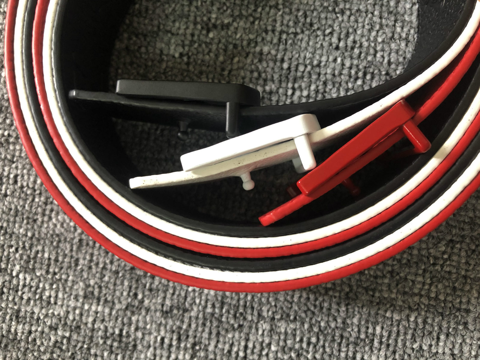 Black white red best quality brand genuine leather men belt with box men designers belts women belts designer belts free shipping 158, Black;brown
Black white red best quality brand genuine leather men belt with box men designers belts women belts designer belts free shipping 158, Black;brown