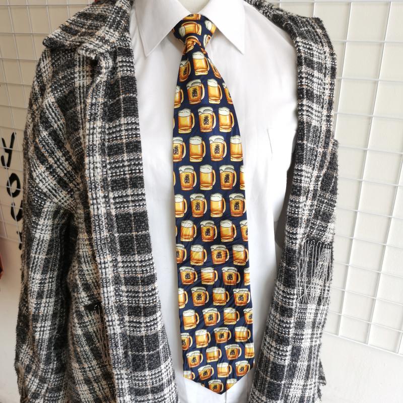 10cm Draught Beer Silk Tie Female Blue Background Dark Pattern Gift Box Widen plus Size Decoration Trendy Unique barry mens bolo
10cm Draught Beer Silk Tie Female Blue Background Dark Pattern Gift Box Widen plus Size Decoration Trendy Unique barry mens bolo