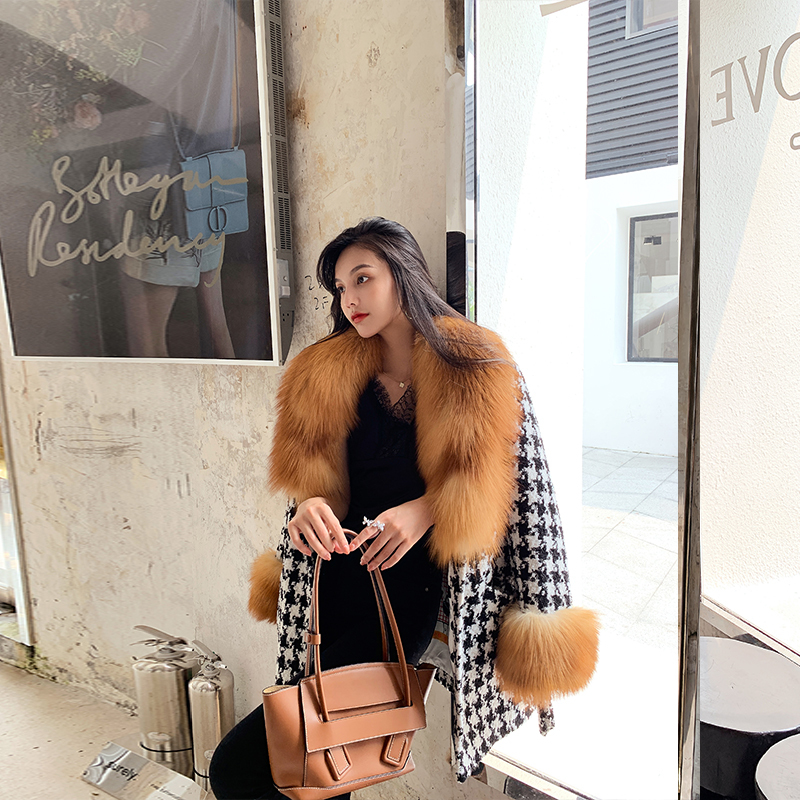Female Wool 2020 Mixes Houndstooth with Natural Teddy Fox Skin Fists and Collar Cashmere Outerwear Ladies Jacket Pb5u, Orange fur
Female Wool 2020 Mixes Houndstooth with Natural Teddy Fox Skin Fists and Collar Cashmere Outerwear Ladies Jacket Pb5u, Orange fur