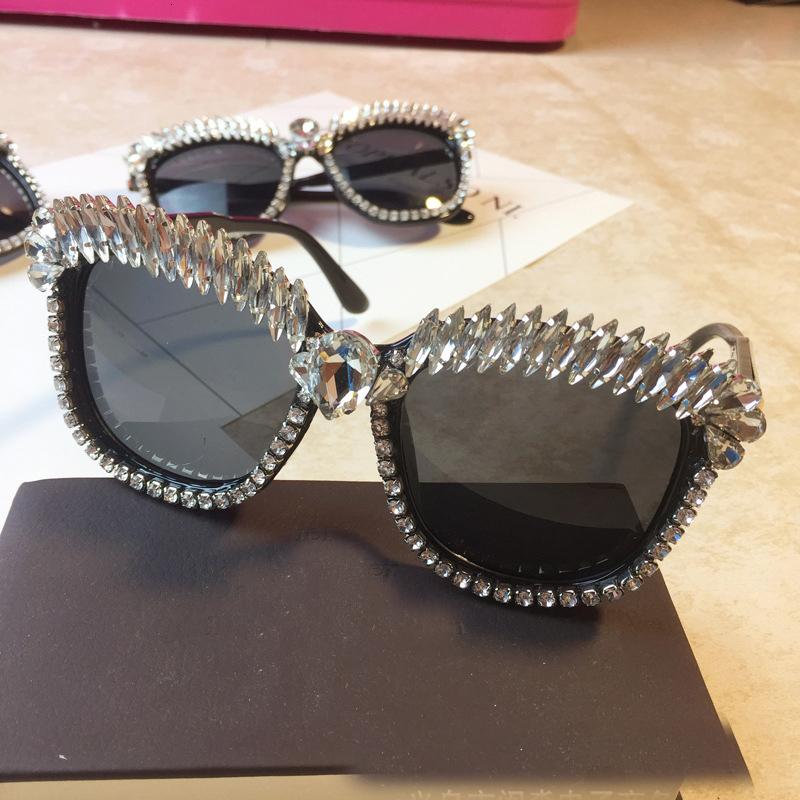 2020 Brand Cat Eye Sunglasses for Women Diamond Crystal Rhinestone Sun Glasses UV400 Shades Cateye Gafas Feminino
2020 Brand Cat Eye Sunglasses for Women Diamond Crystal Rhinestone Sun Glasses UV400 Shades Cateye Gafas Feminino