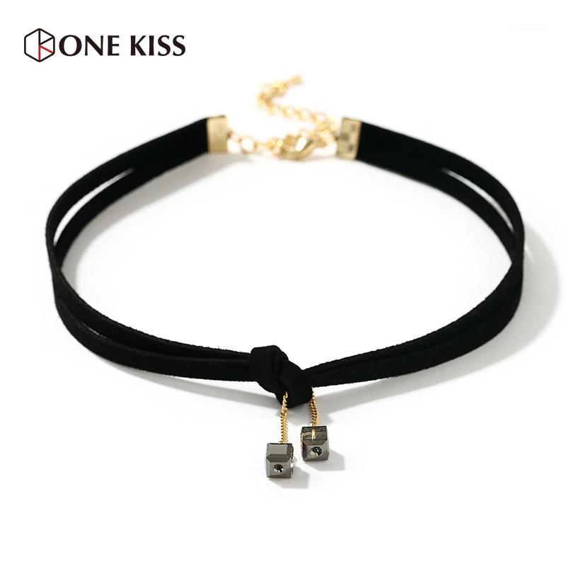 Hot sale retro gothic choker necklace collar punk black velvet suede women short necklace chain jewelry Bijoux wholesale cheap1
Hot sale retro gothic choker necklace collar punk black velvet suede women short necklace chain jewelry Bijoux wholesale cheap1