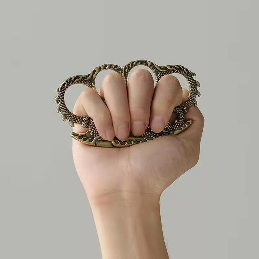 Glass fiber tiger finger four finger hand brace hand buckle boxing set self defense weapon ring ring ring legal self defense fighting 39
Glass fiber tiger finger four finger hand brace hand buckle boxing set self defense weapon ring ring ring legal self defense fighting 39