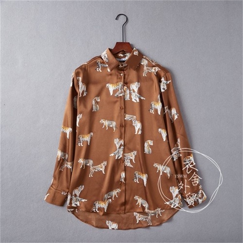 Female 2021 New Leopard Autumn Printed Shoulder Long Sleeve Straight Satin Shirt Woman Fyxa 8MFZ, Dark brown.
Female 2021 New Leopard Autumn Printed Shoulder Long Sleeve Straight Satin Shirt Woman Fyxa 8MFZ, Dark brown.