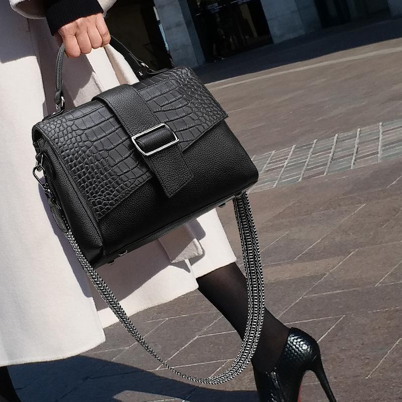 Genuine Leather Handbags 2021 Fashion Messenger One Shoulder Portable Ladies Fashion All-match Bag Designer High Quality bolso, Black
Genuine Leather Handbags 2021 Fashion Messenger One Shoulder Portable Ladies Fashion All-match Bag Designer High Quality bolso, Black