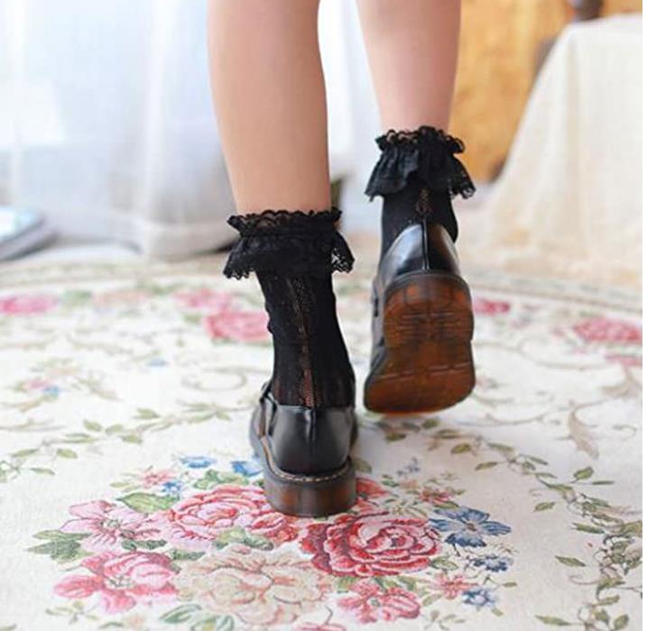 Girls Lace Tube Socks Sweet ladylike Lolita Knee High Stockings Breathable comfortable cotton Calf socks for Student Girl Lady white black