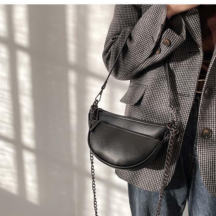 Women Semicircle Shoulder Bag Casual Solid Color PU Leather Flap Crossbody Saddle Small Crossbody Handbags, 02
Women Semicircle Shoulder Bag Casual Solid Color PU Leather Flap Crossbody Saddle Small Crossbody Handbags, 02