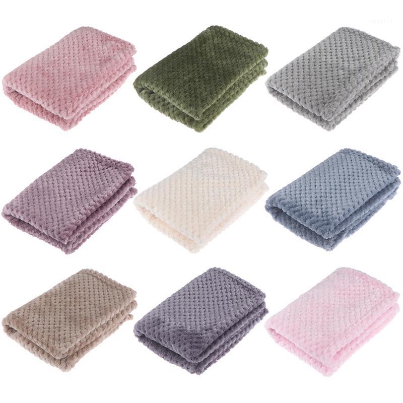 Soft Warm Plaid Fleece Bed Blanket Large Mesh Flannel Blankets Thick Breathable Support 1PCS1
Soft Warm Plaid Fleece Bed Blanket Large Mesh Flannel Blankets Thick Breathable Support 1PCS1