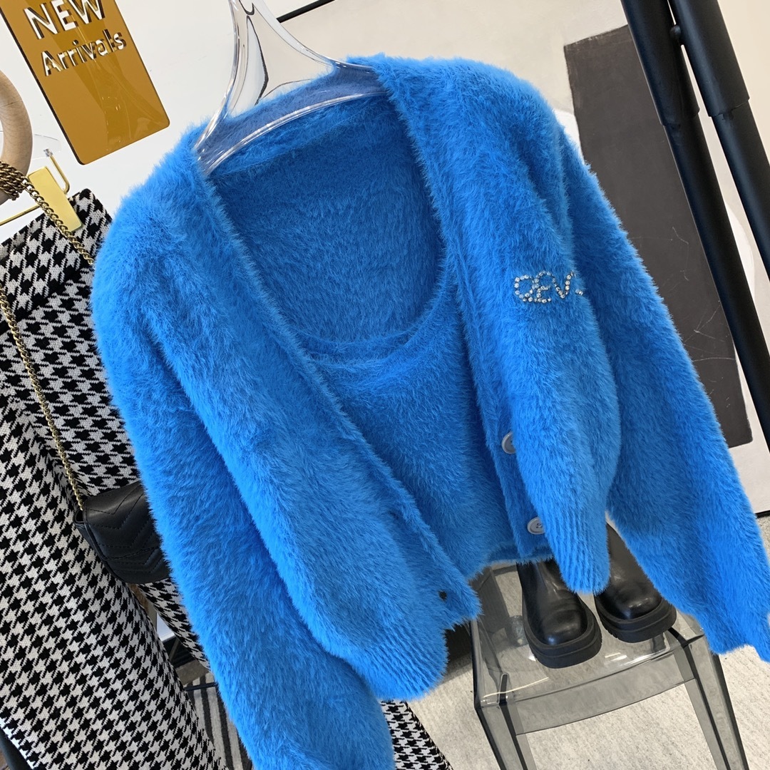 Early spring 2021 new Ouyang Nana same women' sweater short Cardigan Jacket Set, Blue
Early spring 2021 new Ouyang Nana same women' sweater short Cardigan Jacket Set, Blue