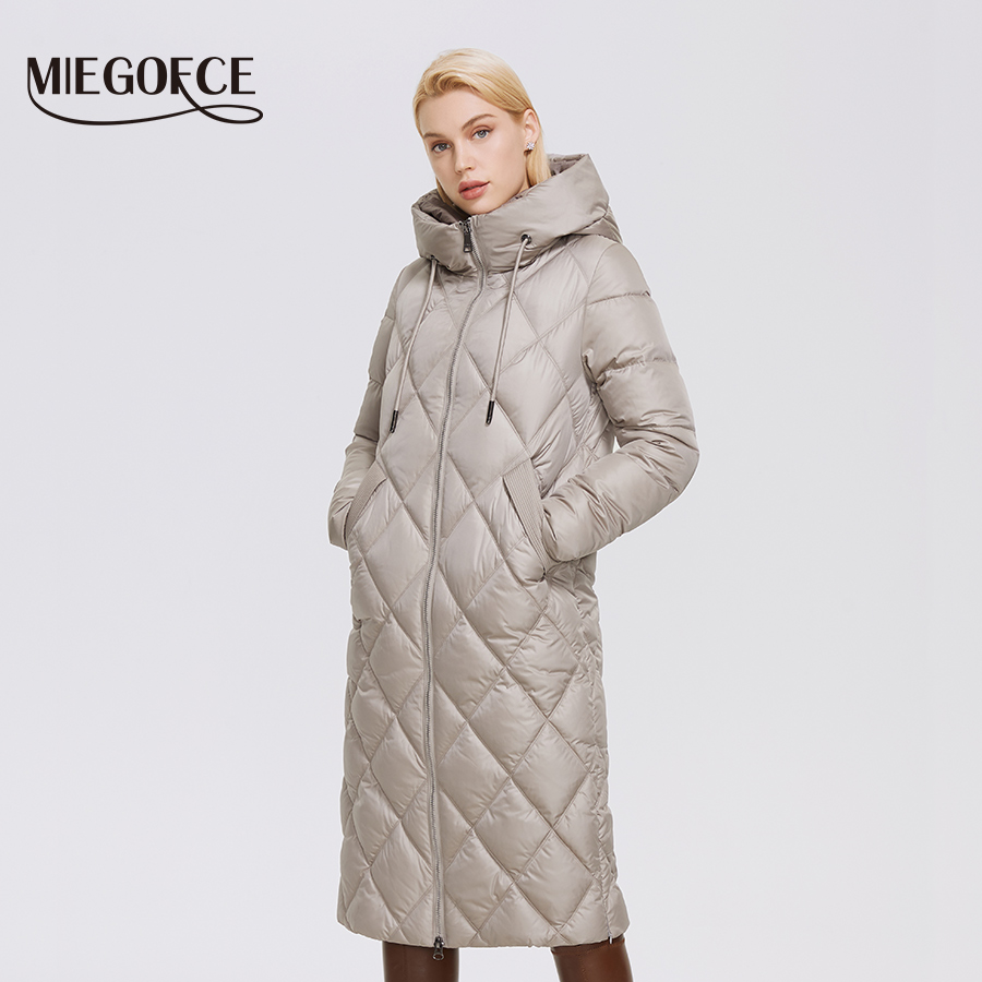 MIEGOFCE 2021 Winter Ladies Jaet Lengthened Style Women Padded Parka Thiened Warm Cotton Women Coat D21845, 201 black
MIEGOFCE 2021 Winter Ladies Jaet Lengthened Style Women Padded Parka Thiened Warm Cotton Women Coat D21845, 201 black