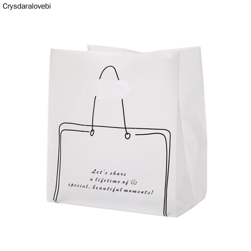 50pcs Disposable Plastic Gift Bags With Handle Bakery Cake Packaging Bag Jewely Shopping Bags Wedding Valentine Days Gifts Pack
50pcs Disposable Plastic Gift Bags With Handle Bakery Cake Packaging Bag Jewely Shopping Bags Wedding Valentine Days Gifts Pack