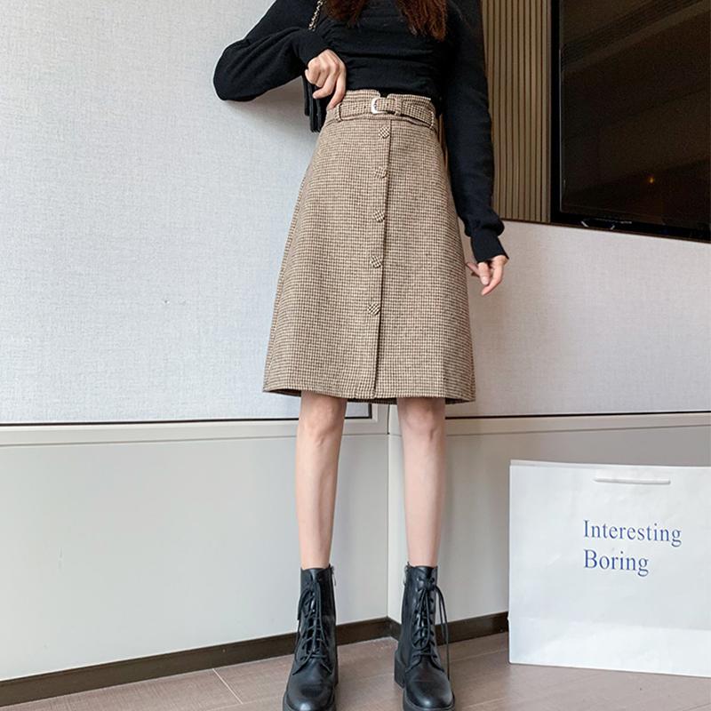 2020 new plaid woolen mid-length skirt, half high waist, thin houndstooth skirt, Korean ins style A-line skirt female, Khaki
2020 new plaid woolen mid-length skirt, half high waist, thin houndstooth skirt, Korean ins style A-line skirt female, Khaki
