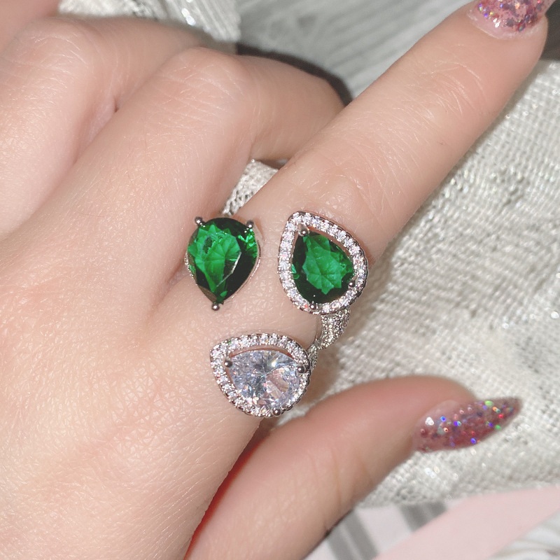 Top Sell Wedding Designer Rings Stunning Luxury Jewelry 925 Sterling Silver Pear Cut Emerad CZ Diamond Gemstones Promise Party Women Open Adjustable R