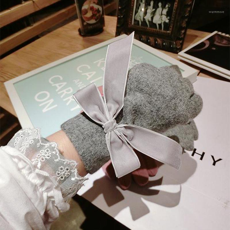 Fashion Korean Autumn Winter Women Gloves Ribbon Bow Tie Cashmere Wool Warm Full Finger Touch Screen Female Gloves AGL1101
Fashion Korean Autumn Winter Women Gloves Ribbon Bow Tie Cashmere Wool Warm Full Finger Touch Screen Female Gloves AGL1101