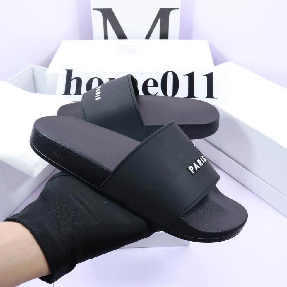 2022 New Sandal spring/summer Velcro thick soled leather silk satin embossed single-character slippers for men and women, #27
2022 New Sandal spring/summer Velcro thick soled leather silk satin embossed single-character slippers for men and women, #27