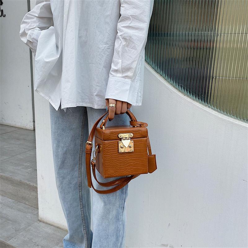 Pu Leather Stone Pattern Box Purses And Handbags Crossbody Bag Female Design Fashion Women Shoulder Bags Party Brand Clutch Bag, Black
Pu Leather Stone Pattern Box Purses And Handbags Crossbody Bag Female Design Fashion Women Shoulder Bags Party Brand Clutch Bag, Black