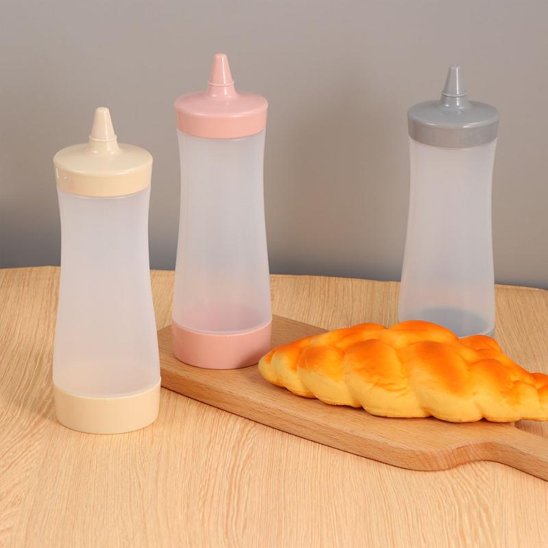 1Pc Squeeze Bottle Kitchen Accessories Gravy Boat Plastic Sauce Vinegar Oil Ketchup Gravy Cruet Condiment Dispenser Kitchen Tool
1Pc Squeeze Bottle Kitchen Accessories Gravy Boat Plastic Sauce Vinegar Oil Ketchup Gravy Cruet Condiment Dispenser Kitchen Tool