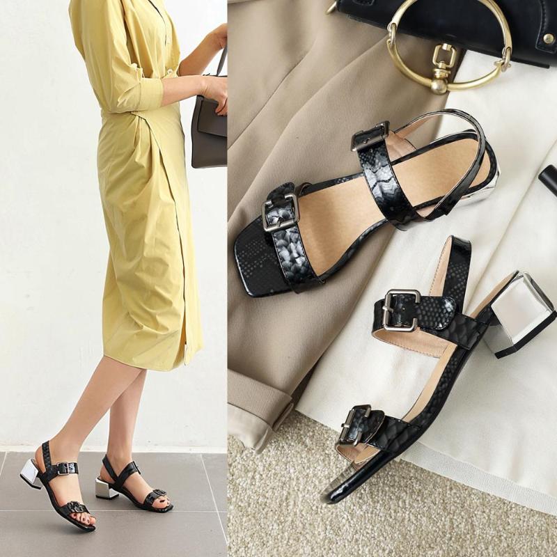 Fashion Buckle Female Summer Sandals Metal Profiled Decoration Ladies Open Toe High Heels Solid Woman Wedding Party Shoes 35-43
Fashion Buckle Female Summer Sandals Metal Profiled Decoration Ladies Open Toe High Heels Solid Woman Wedding Party Shoes 35-43