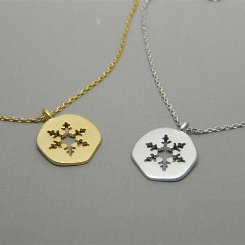 Hollows Round Women Necklace Pendant Rose Gold Snowflake Necklaces Winter Jewelry Xmas Gift Stainless Steel Chain Collares
Hollows Round Women Necklace Pendant Rose Gold Snowflake Necklaces Winter Jewelry Xmas Gift Stainless Steel Chain Collares