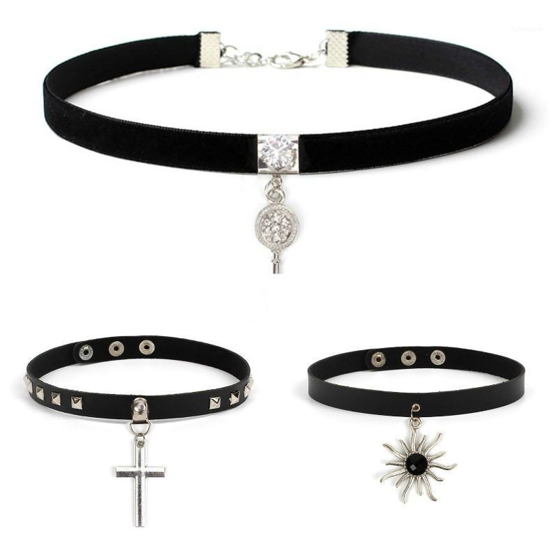 Necklace Rock Punk Jewelry New Spike Choker Gothic PU Leather Cross Sun Key Heart Necklace Women Collar1
Necklace Rock Punk Jewelry New Spike Choker Gothic PU Leather Cross Sun Key Heart Necklace Women Collar1