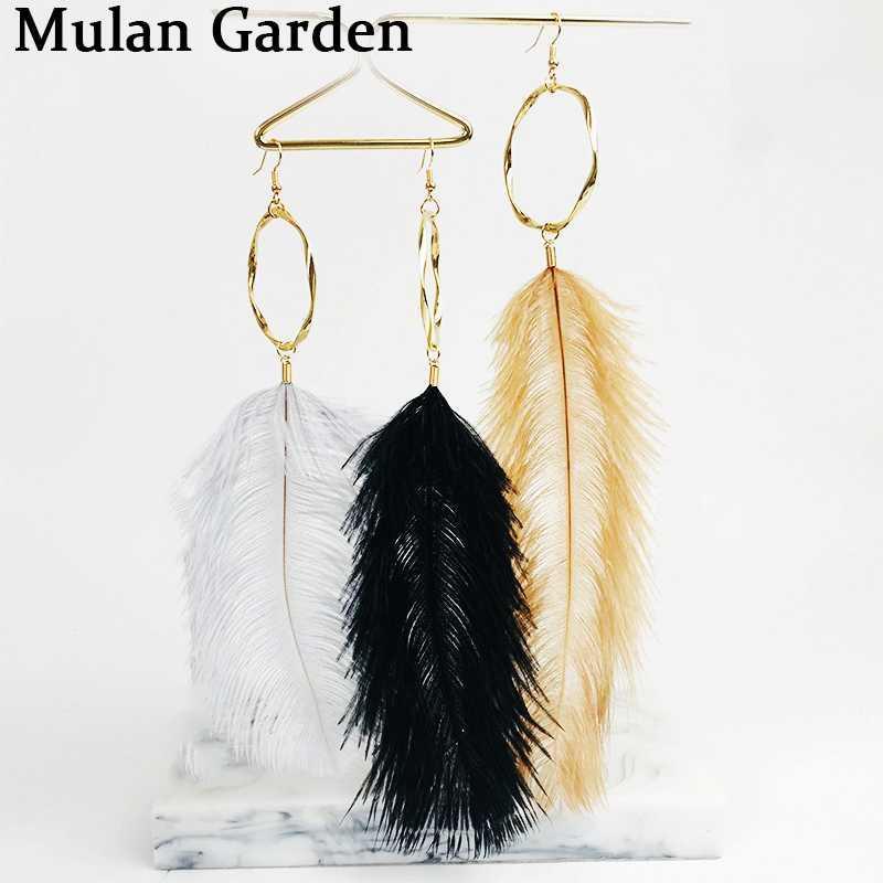 M&G Boho Big Long Nature Feather Earrings Gold Circle Elegant Feather Pendant Dangle Earrings Fashion Jewelry Hot Sale Gift 20201
M&G Boho Big Long Nature Feather Earrings Gold Circle Elegant Feather Pendant Dangle Earrings Fashion Jewelry Hot Sale Gift 20201