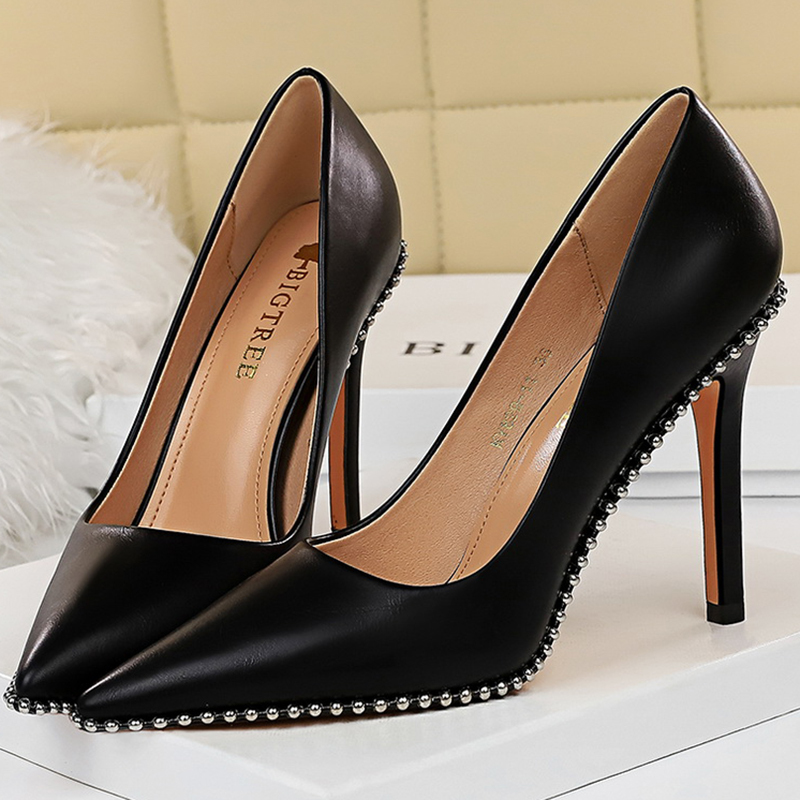 2021 large size female luxury designer 10.5cm thin heels high toe pumps pointed stiletto rivets tacos mujer prom party shoes QPWA, Khaki 10.5cm.
2021 large size female luxury designer 10.5cm thin heels high toe pumps pointed stiletto rivets tacos mujer prom party shoes QPWA, Khaki 10.5cm.