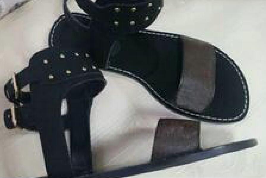 2022 Popular Summer Luxury Ladies Canvas gladiator style flats shoes black golden studs women's nomad sandal Party Sexy Fashion Ladies
2022 Popular Summer Luxury Ladies Canvas gladiator style flats shoes black golden studs women's nomad sandal Party Sexy Fashion Ladies