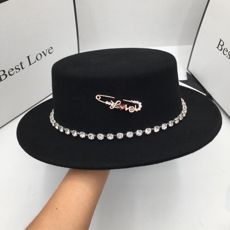 style elegant personality wide-brim flat-topped hat black for women diamond female hat winter fedoras
style elegant personality wide-brim flat-topped hat black for women diamond female hat winter fedoras