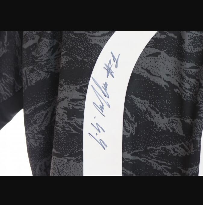 Buffon very good quality collection best quality Signed signatured Autographed Jersey shirts, As photo
Buffon very good quality collection best quality Signed signatured Autographed Jersey shirts, As photo