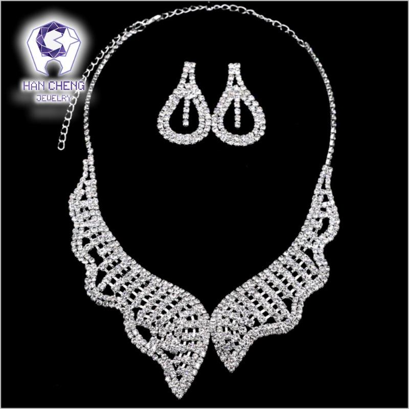 HanCheng New Fashion Silver Plated Rhinestone Necklace Collar Necklace Sets Bride Jewelry Freeshipping Wedding Jewelry Parures 
HanCheng New Fashion Silver Plated Rhinestone Necklace Collar Necklace Sets Bride Jewelry Freeshipping Wedding Jewelry Parures