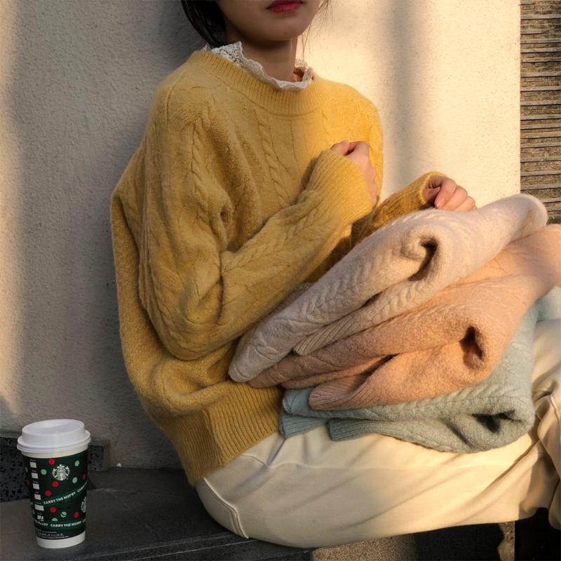 Winter 2020 new lace patchwork round neck pullover sweater pattern sweater women's loose knit blouse, Blue
Winter 2020 new lace patchwork round neck pullover sweater pattern sweater women's loose knit blouse, Blue