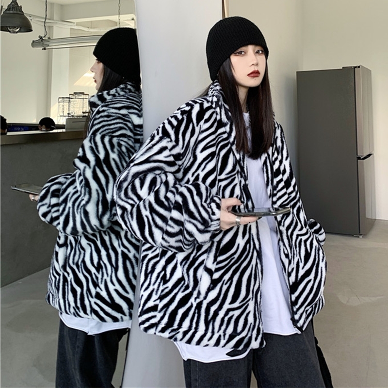 2021 Autumn and Winter New In-port Zebra Pattern Loose Weighed Cotton Woman's Wool Tide ONTH, Black
2021 Autumn and Winter New In-port Zebra Pattern Loose Weighed Cotton Woman's Wool Tide ONTH, Black