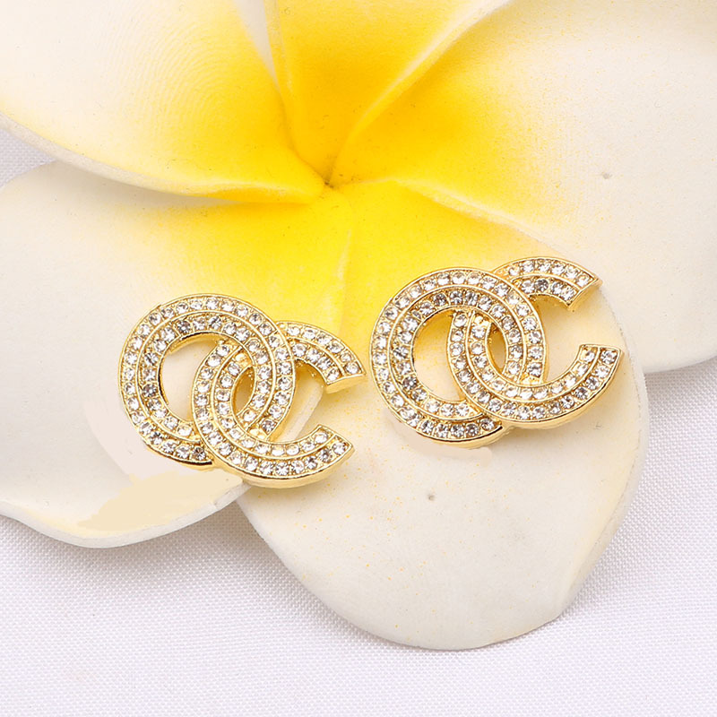 18K Gold Plated 925 Silver Luxury Brand Designers Double Letters Stud Geometric Famous Women Colorful Crystal Rhinestone Pearl Earring Wedding Party Jewerlry Gift
18K Gold Plated 925 Silver Luxury Brand Designers Double Letters Stud Geometric Famous Women Colorful Crystal Rhinestone Pearl Earring Wedding Party Jewerlry Gift
