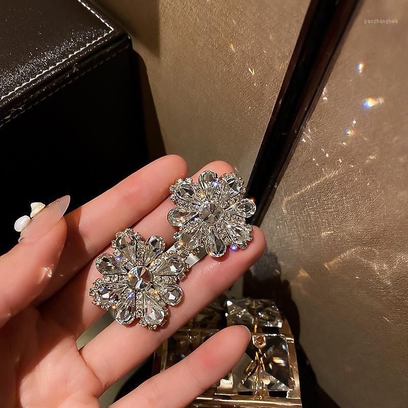 Korean Fashion Luxury Crystal Flower Stud Earrings Big Geometric Vintage Retro Trendy 2022 Earring Female Wedding Jewelry, Golden;silver
Korean Fashion Luxury Crystal Flower Stud Earrings Big Geometric Vintage Retro Trendy 2022 Earring Female Wedding Jewelry, Golden;silver