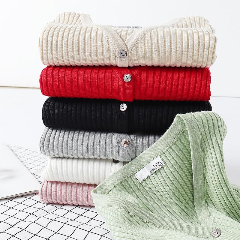 2019 autumn new simple knit sweater V-neck single-breasted short paragraph wild women cardigans QQ0201, Black
2019 autumn new simple knit sweater V-neck single-breasted short paragraph wild women cardigans QQ0201, Black