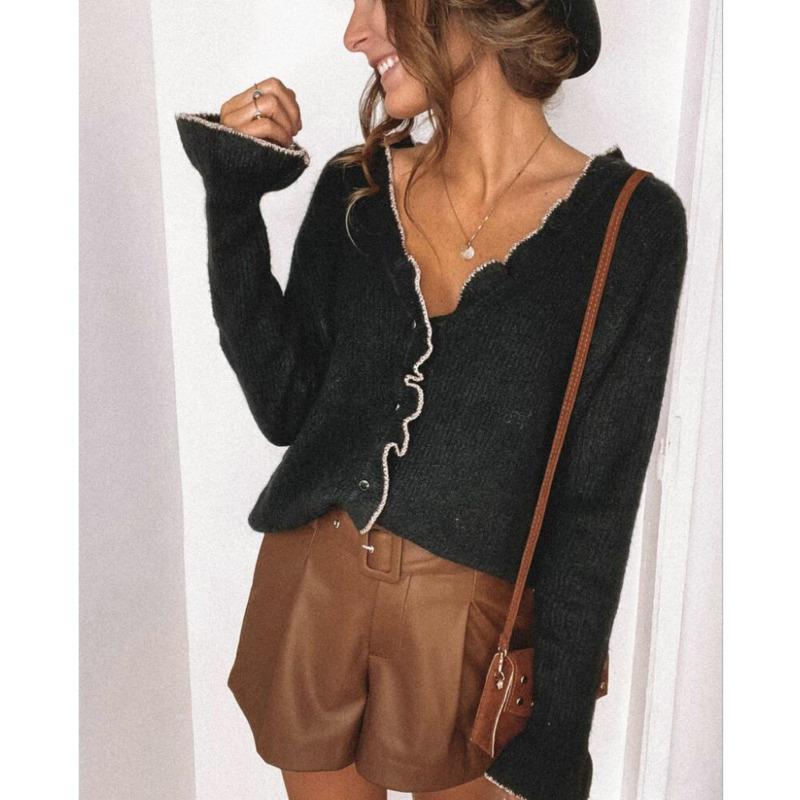 Autumn And Winter Women' Sweater Short Feature V-neck Casual Knitted Sweater With Wooden Ears Jersey Mujer En*, Black
Autumn And Winter Women' Sweater Short Feature V-neck Casual Knitted Sweater With Wooden Ears Jersey Mujer En*, Black