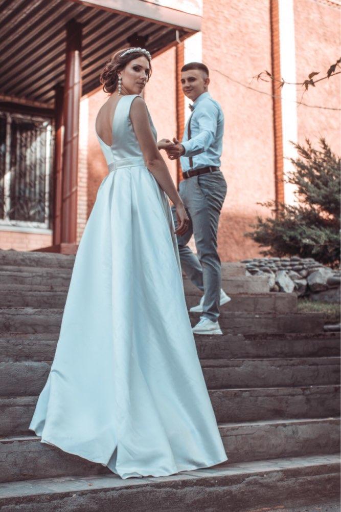 Boho Satin Dresses A-Line Scoop With Plunging Back Robe Mariage Femme Sweep Train Bodice Bridal Dress Wedding Gowns P50 0510