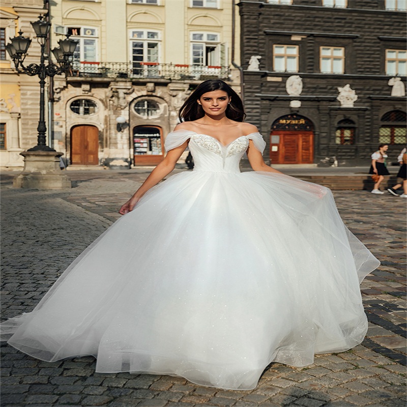 Elegant A-Line Wedding Dresses Beads Design Custom Made Lace Applique Bohemian Bridal Gowns Sexy off Shoulder Sleeveless Vestidos De Novia