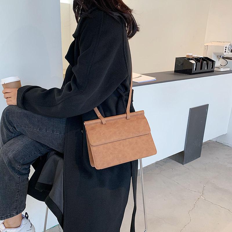 Fashion women's shoulder bag PU leather young women's small square bag simple Daily Messenger, Black
Fashion women's shoulder bag PU leather young women's small square bag simple Daily Messenger, Black