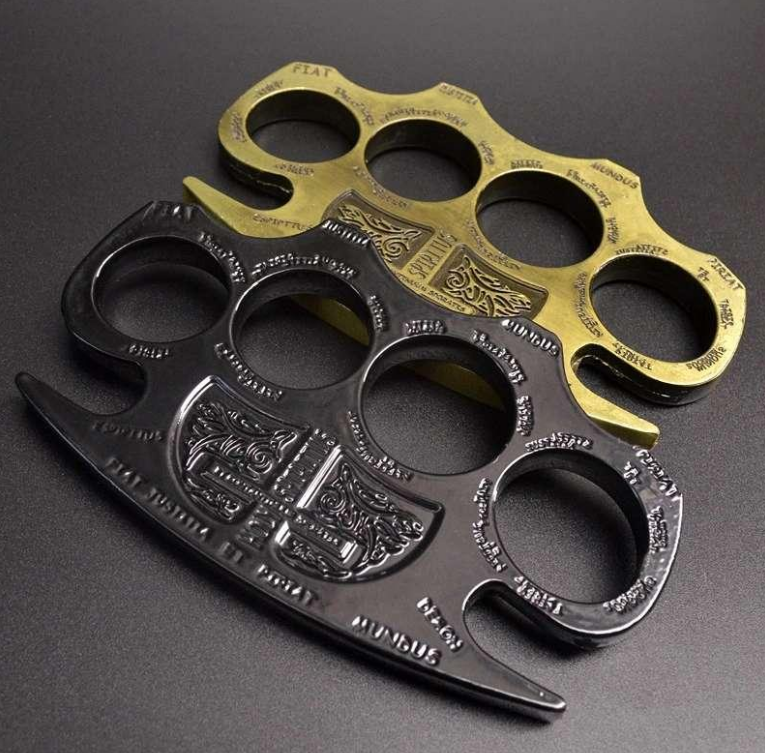 High Hardness Hell Detective Constantine Brass Knuckle Outdoor EDC tools Knuckles Duster Buckle Break window Self-Defense tool1312345
High Hardness Hell Detective Constantine Brass Knuckle Outdoor EDC tools Knuckles Duster Buckle Break window Self-Defense tool1312345