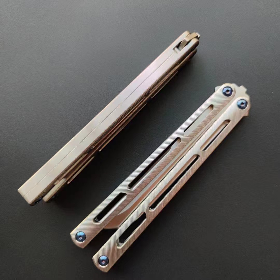 Baliplus Tsunami Butterfly Training Trainer Knife Channel Titanium Alloy TC4 Handle Bushing System Jilt EDC Tool Knives
Baliplus Tsunami Butterfly Training Trainer Knife Channel Titanium Alloy TC4 Handle Bushing System Jilt EDC Tool Knives