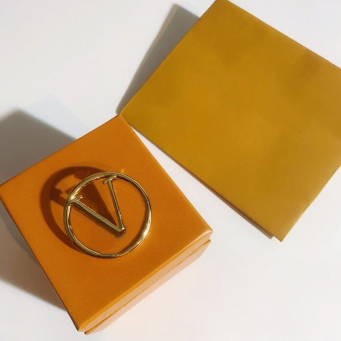 Luxury Lady jewelry Brooch Women 18K Gold Large size Hoop pins Paris designer Wedding Jewelry Accessories with gift box dustbag
Luxury Lady jewelry Brooch Women 18K Gold Large size Hoop pins Paris designer Wedding Jewelry Accessories with gift box dustbag
