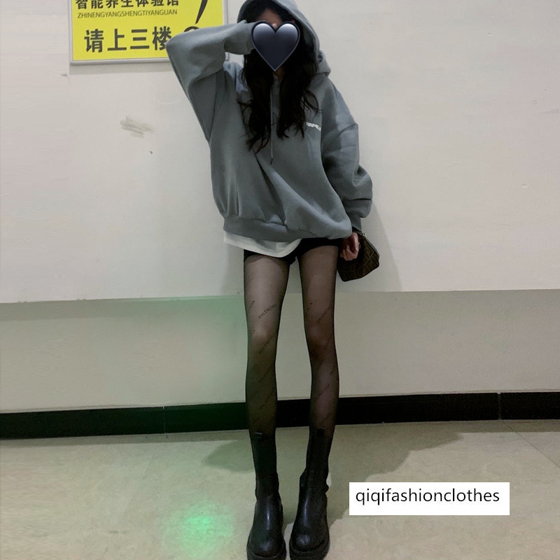 Plush B letter black silk stockings for women in autumn and winter with sexy net red meat black JK socks and pantyhose
Plush B letter black silk stockings for women in autumn and winter with sexy net red meat black JK socks and pantyhose