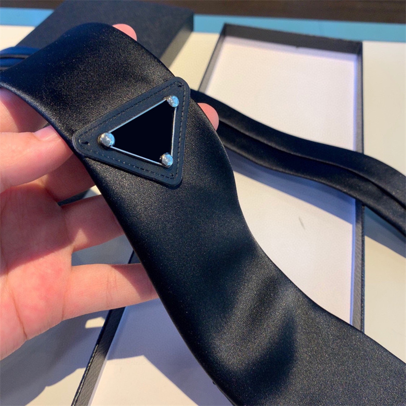 Mens Leisure Neck Ties 2022 New Fashion Triangle Tie P Brand Designer Neckwear Men 7cm Business Necktie Handmade Luxury Neckties
Mens Leisure Neck Ties 2022 New Fashion Triangle Tie P Brand Designer Neckwear Men 7cm Business Necktie Handmade Luxury Neckties