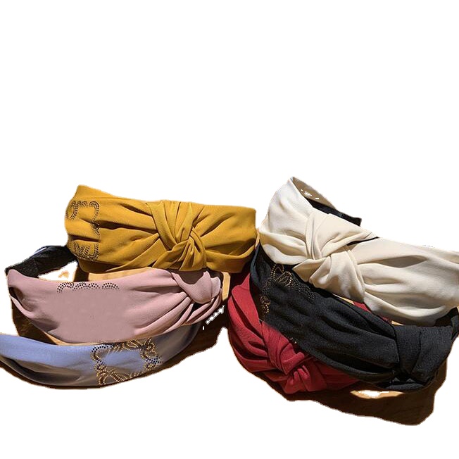 20color Design Korean High Quality PU Leather Headband Cloth Letter Print Wide Edge Brand Designer Knot Hair Hoop for Women Headwear Headwra, Black;brown
20color Design Korean High Quality PU Leather Headband Cloth Letter Print Wide Edge Brand Designer Knot Hair Hoop for Women Headwear Headwra, Black;brown