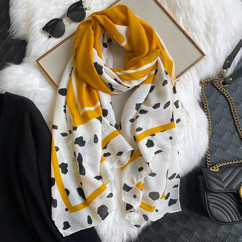 Scarves European And American Style Travel Vacation Autumn Scarf Women Fashion Wild Seaside Shawl Beach Towel
Scarves European And American Style Travel Vacation Autumn Scarf Women Fashion Wild Seaside Shawl Beach Towel